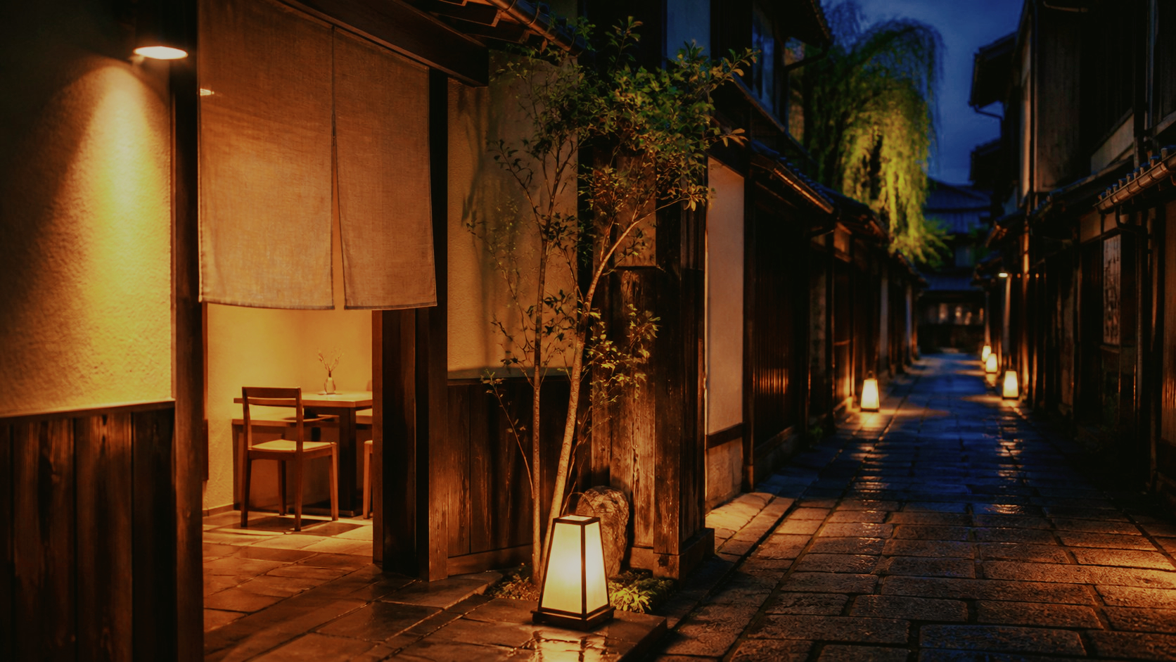京都の夜ごはん選びをイメージした夕暮れの路地と飲食空間